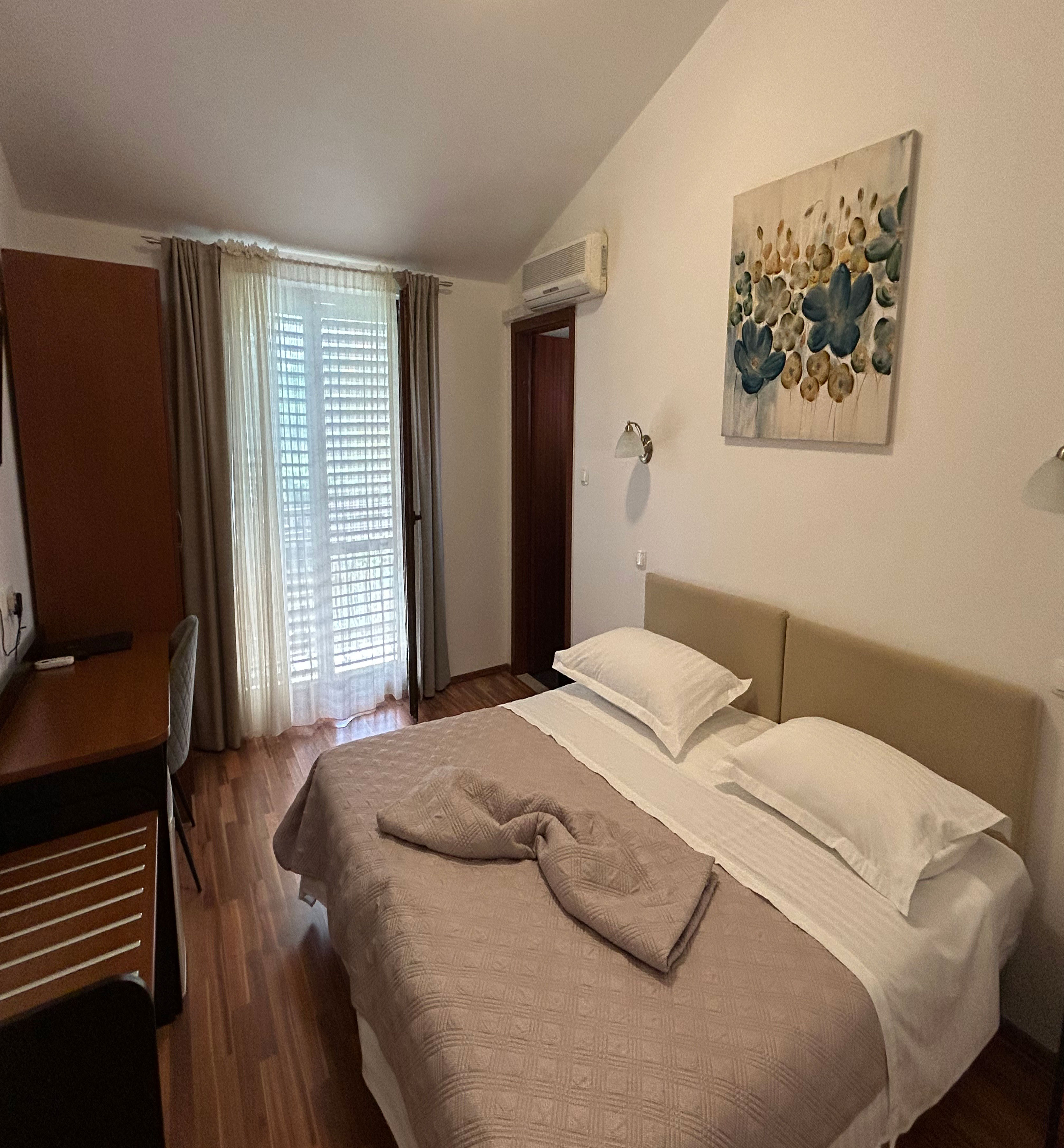 vila_tina_economy_new_1920x1280_main.jpg